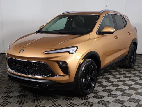 Used 2024 Buick Encore GX Sport Touring image 5