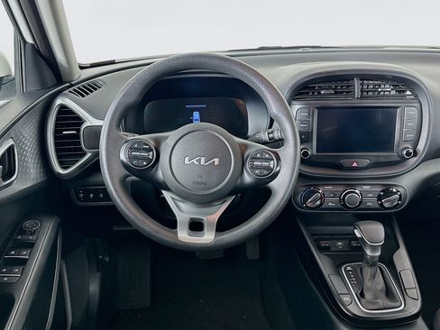 Used 2024 Kia Soul LX w/ Option Group 015 image 17