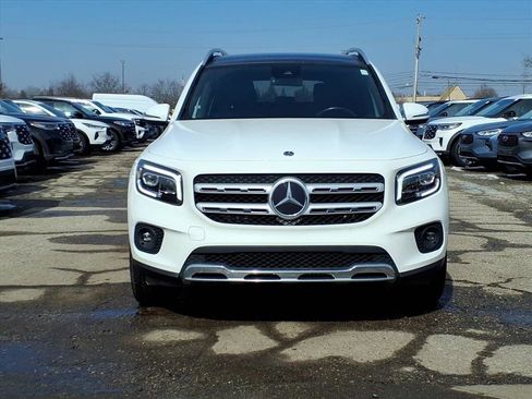 Used 2022 Mercedes-Benz GLB 250 4MATIC image 2