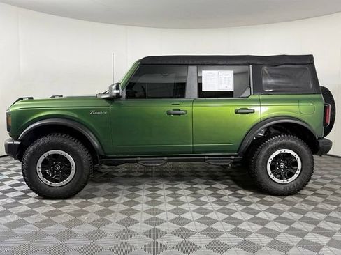 Used 2023 Ford Bronco Badlands w/ Sasquatch Package AWD/4WD image 3