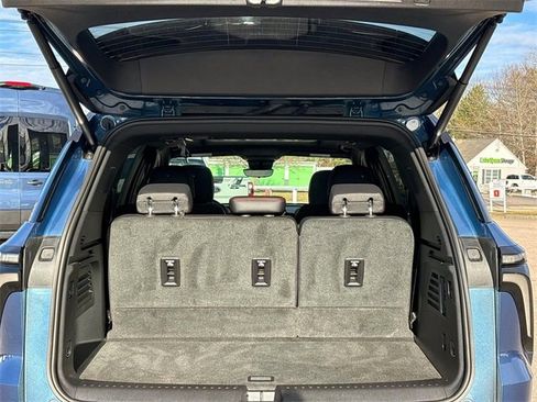 Used 2025 Chevrolet Traverse RS w/ LPO, Floor Liner Package image 16