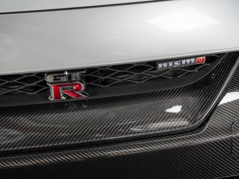 Used 2018 Nissan GT-R NISMO AWD/4WD image 13