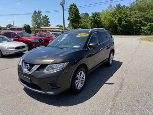 Used 2016 Nissan Rogue SV AWD/4WD image 2