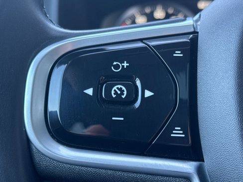 Used 2022 Volvo XC90 T5 Momentum w/ Advanced Package image 27