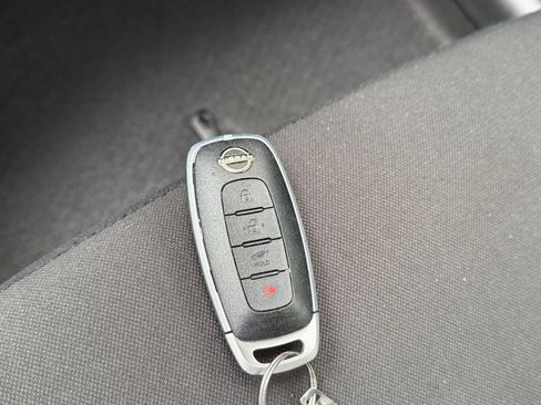 Used 2025 Nissan Versa SV FWD image 20