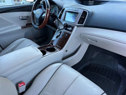 Used 2010 Toyota Venza AWD image 15