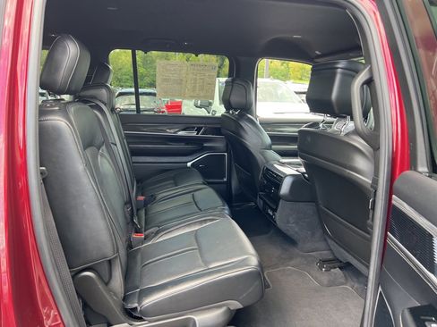 Used 2022 Jeep Wagoneer Series III w/ Convenience Group I image 26