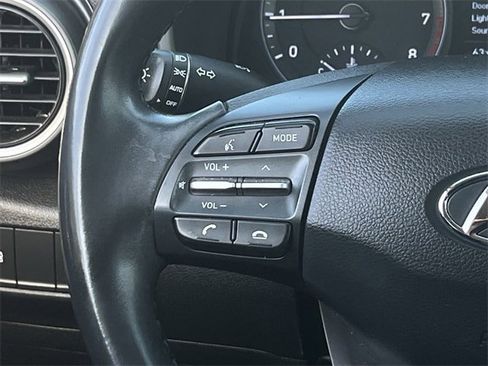 Used 2018 Hyundai Kona SEL image 14