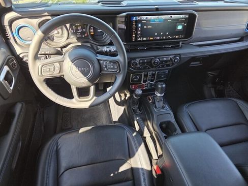 Used 2024 Jeep Wrangler Unlimited Rubicon 4xe AWD/4WD image 7