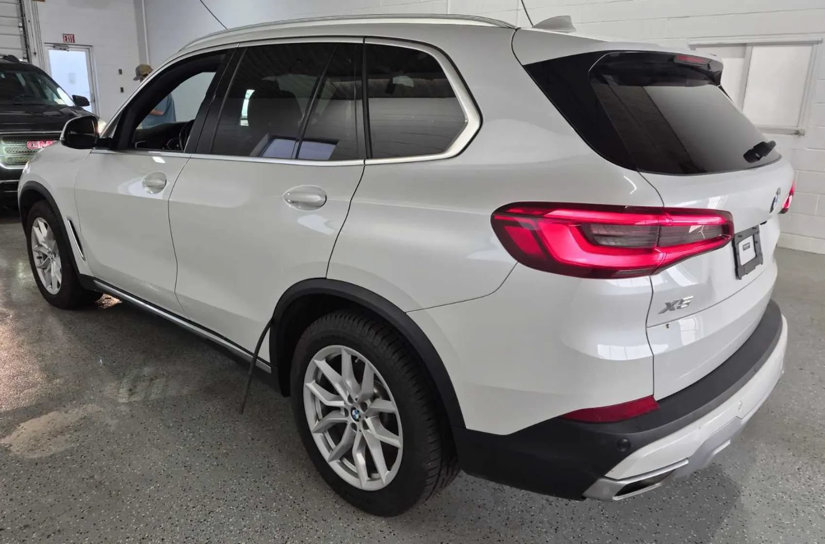 Used 2019 BMW X5 xDrive40i w/ Convenience Package AWD/4WD image 6