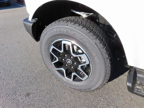 New 2025 Ford Bronco Outer Banks image 9