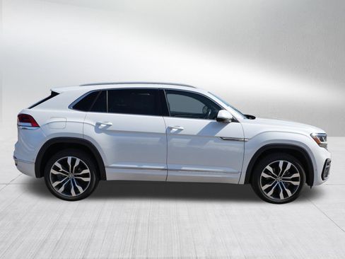 Certified 2022 Volkswagen Atlas Cross Sport SEL Premium R-Line image 8