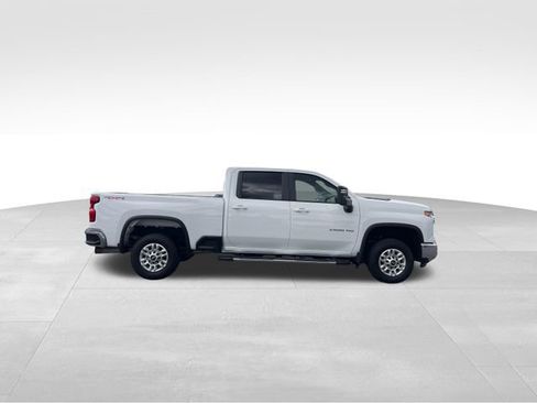 Used 2025 Chevrolet Silverado 2500 LT w/ Convenience Package AWD/4WD image 6