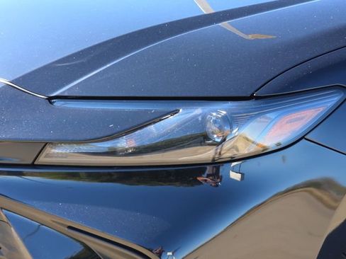 Used 2025 Toyota Camry SE FWD image 4