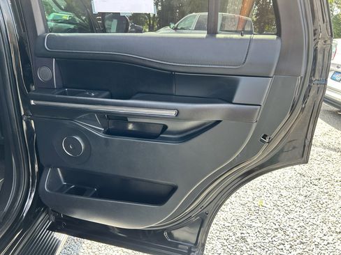 Used 2018 Ford Expedition XLT w/ Equipment Group 202A image 12