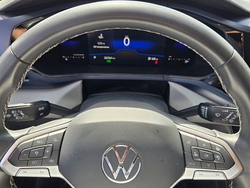 Certified 2023 Volkswagen Taos SE FWD image 24