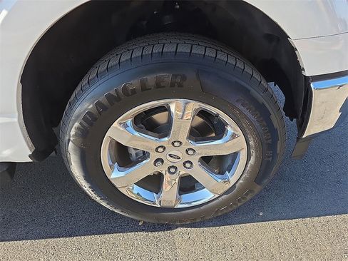 Used 2023 Ford F150 Lariat w/ Trailer Tow Package image 7