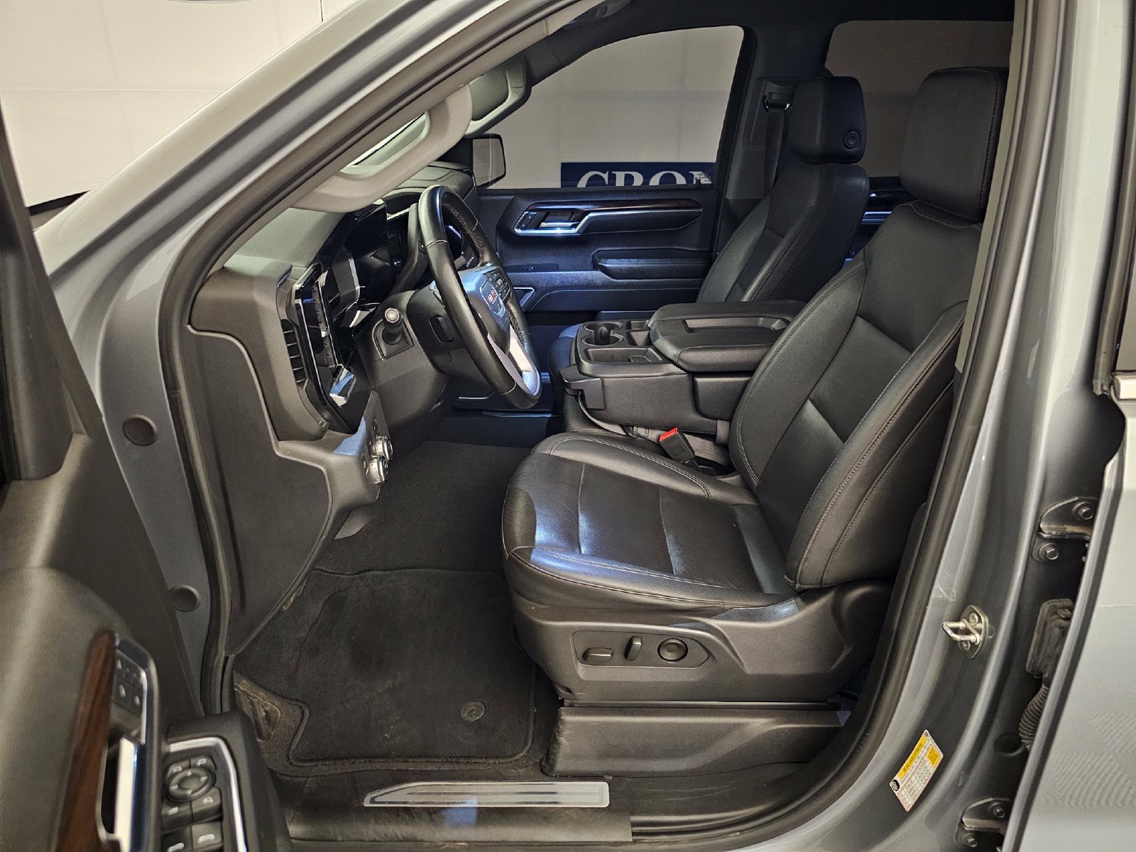 Used 2024 GMC Sierra 1500 SLT AWD/4WD image 13