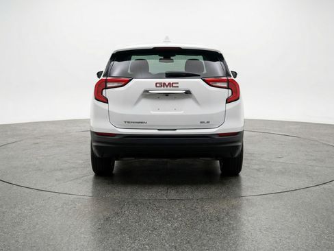 Used 2024 GMC Terrain SLE image 7