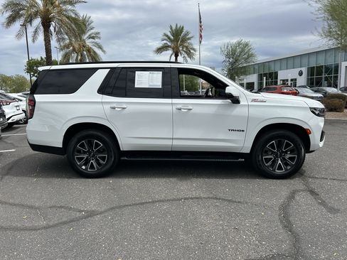 Used 2022 Chevrolet Tahoe Z71 w/ Luxury Package AWD/4WD image 5