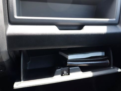 Used 2017 RAM 1500 Express AWD/4WD image 23