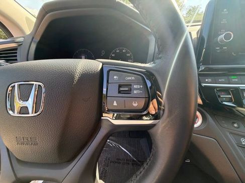 Certified 2025 Honda Odyssey EX-L image 32