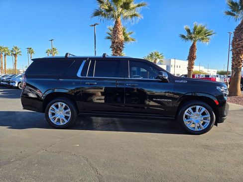 Used 2024 Chevrolet Suburban High Country w/ Advanced Technology Package image 7