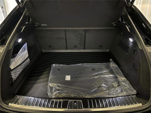 Used 2026 Porsche Cayenne Coupe image 28