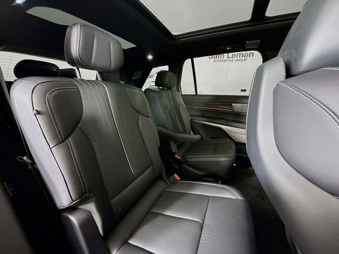 Used 2026 Cadillac Vistiq Sport w/ LPO, Floor Liner Package AWD/4WD image 32