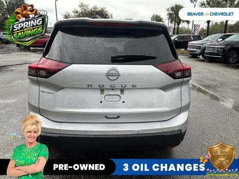 Used 2025 Nissan Rogue SV image 6