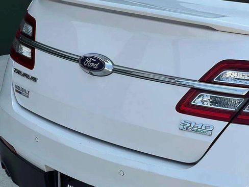 Used 2018 Ford Taurus SHO AWD/4WD image 32
