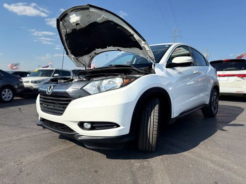 Used 2018 Honda HR-V EX image 8
