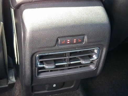 Used 2022 Lincoln Corsair AWD w/ Premium Package image 12