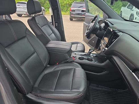Used 2023 Chevrolet Traverse RS AWD/4WD image 10