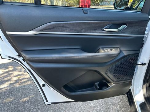 New 2025 Jeep Grand Cherokee L Limited w/ Luxury Tech Group II image 26