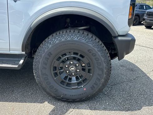 New 2026 Ford Bronco Outer Banks w/ Sasquatch Package AWD/4WD image 12