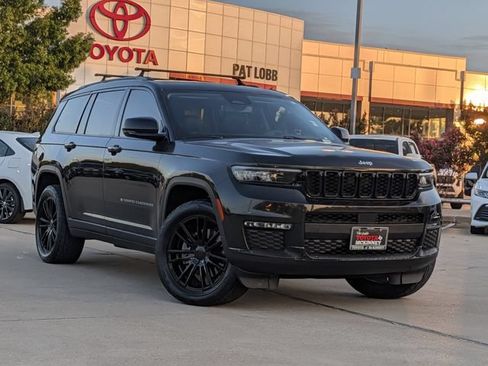 Used 2023 Jeep Grand Cherokee L Limited AWD/4WD image 2