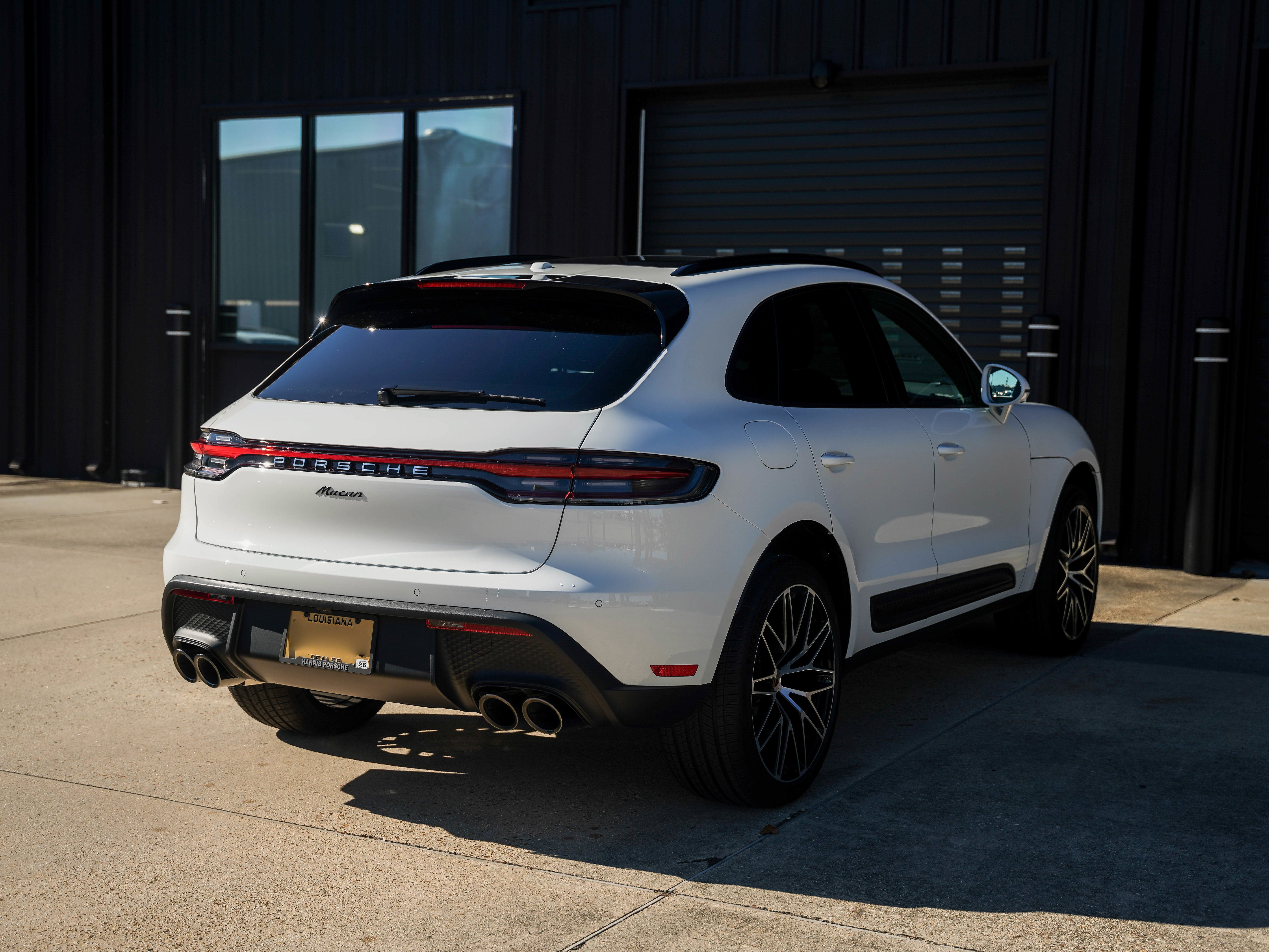 Certified 2026 Porsche Macan AWD/4WD image 10
