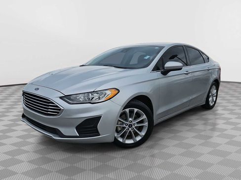 Used 2019 Ford Fusion SE FWD image 1