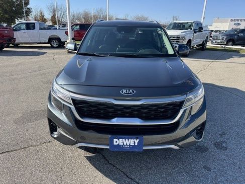Used 2021 Kia Seltos EX image 2
