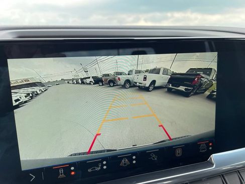 Used 2025 Chevrolet Silverado 1500 LTZ AWD/4WD image 22