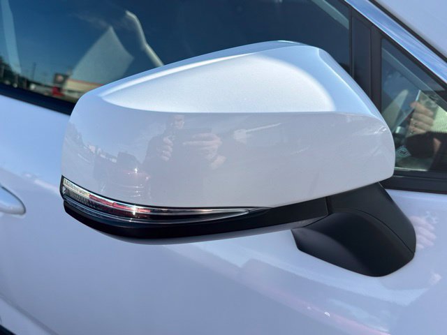 Used 2021 Toyota RAV4 LE AWD/4WD image 21