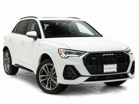 New 2025 Audi Q3 2.0T Premium image 1