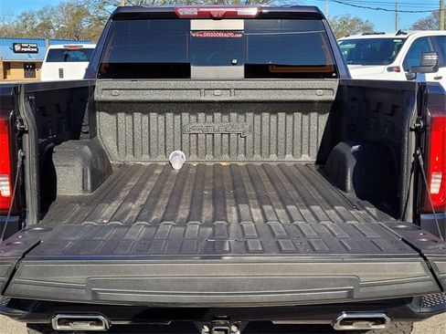 Used 2023 GMC Sierra 1500 AT4 w/ Technology Package image 9