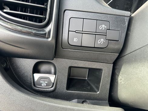 Used 2025 RAM ProMaster 2500 w/ Convenience Group image 19