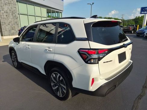 Used 2025 Subaru Forester Touring AWD/4WD image 5
