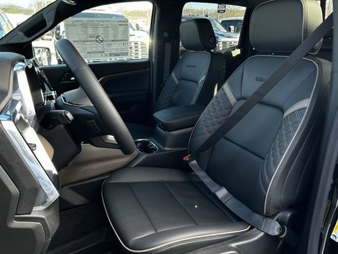 New 2026 GMC Canyon Denali w/ LPO, Denali Black Edition image 15