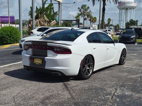 Used 2017 Dodge Charger R/T RWD image 5