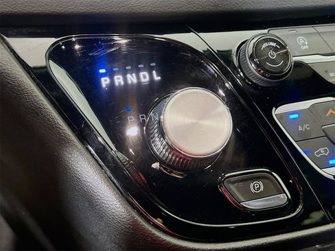 Used 2018 Chrysler Pacifica Touring Plus w/ S Appearance Package image 19