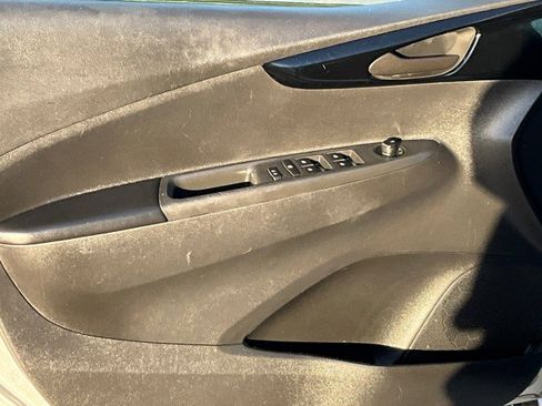 Used 2021 Chevrolet Spark LT image 26